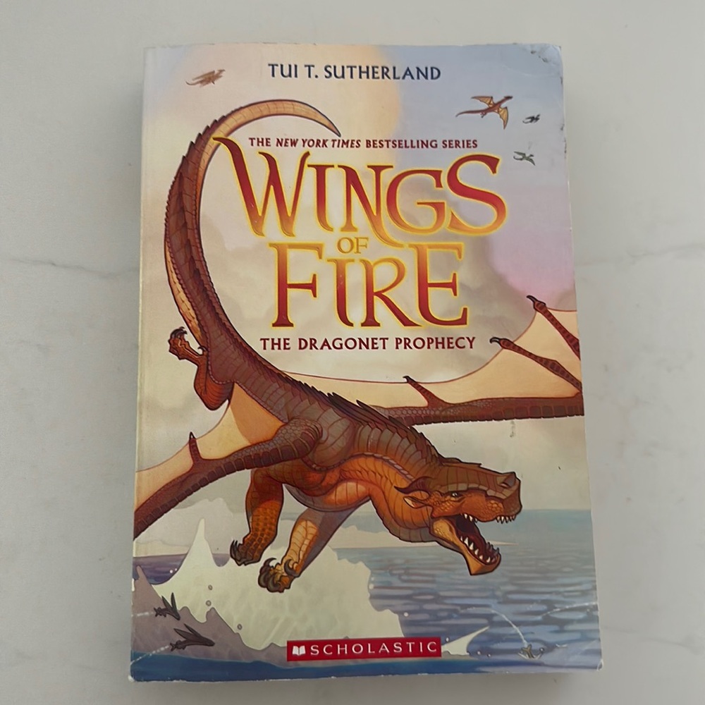 5/$10 Wings of Fire “The Dragonet Prophecy